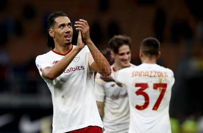 Smalling Saluta tifosi romanisti Inter-Roma 01102022