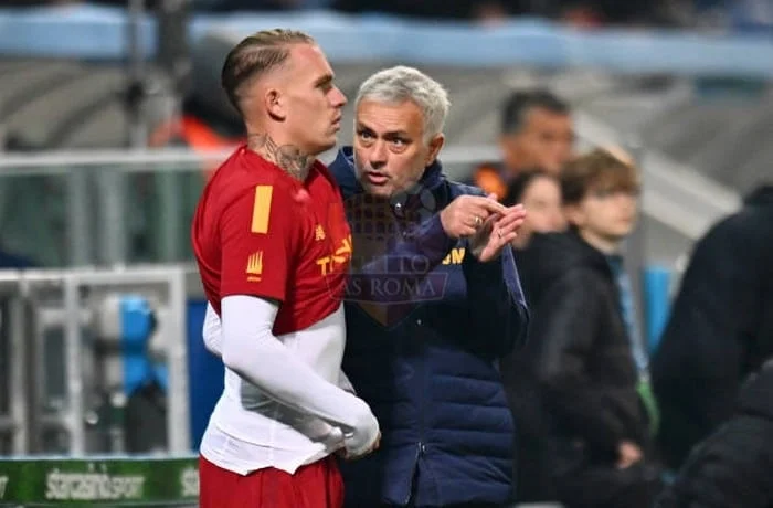 Karsdorp e Mourinho Sassuolo-Roma 09112022