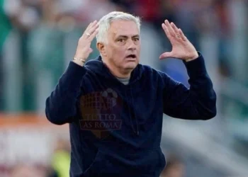 Mourinho Panchina Roma-Torino 13112022