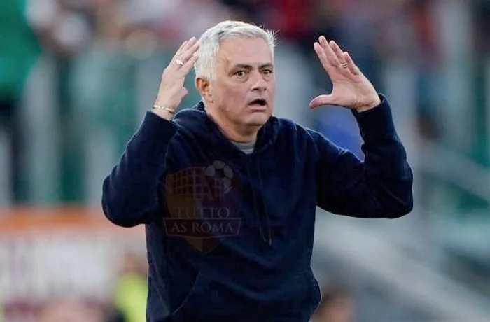 Mourinho Panchina Roma-Torino 13112022