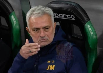 Mourinho Panchina Sassuolo-Roma 09112022