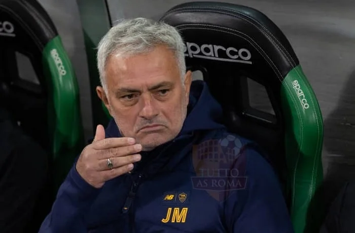 Mourinho Panchina Sassuolo-Roma 09112022