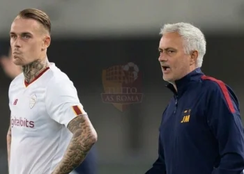 Mourinho e Karsdorp Verona-Roma 31102022