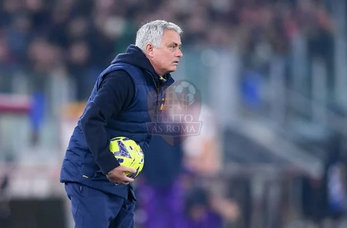 Mourinho Panchina Roma-Fiorentina 15012023