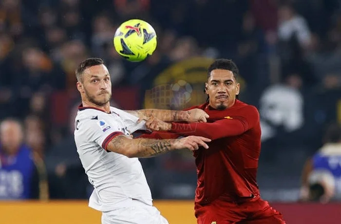 Smalling Azione Roma-Bologna 04012023