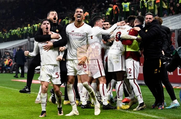 Smalling Esulta con i conpagni Milan-Roma 08012023