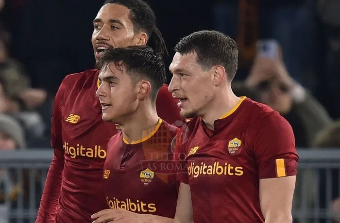 Dybala Belotti Smalling Esultano gol Roma-Salisburgo 23022023