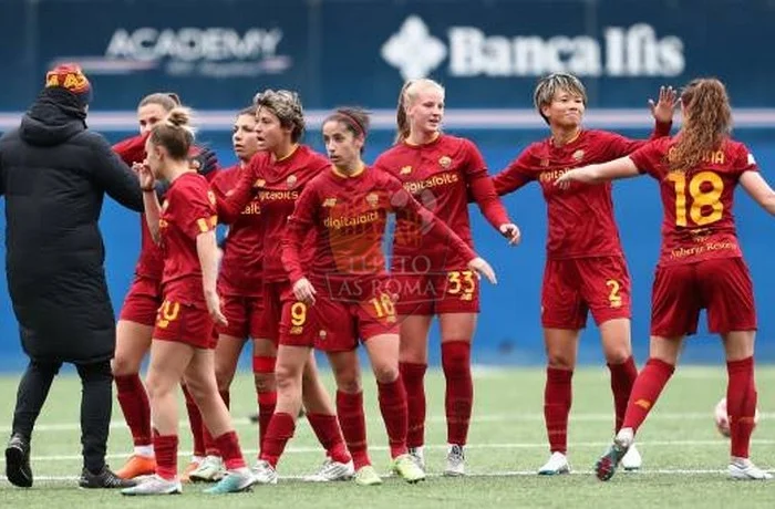 Femminile Kramzar Esulta gol con le compagne Sampdoria-Roma 26022023