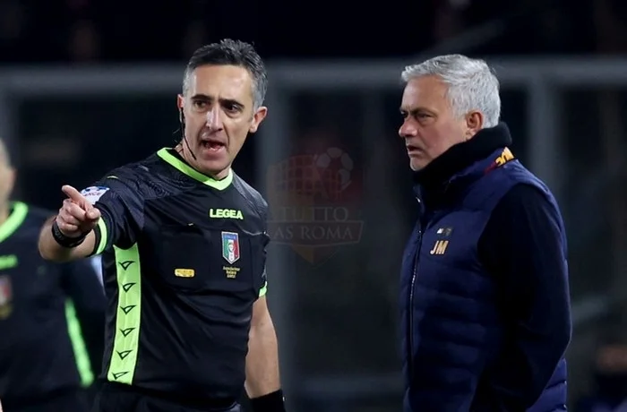 Mourinho e Aureliano Panchina 3 Lecce-Roma 11022023