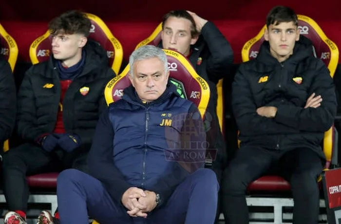 Mourinho Panchina 2 Roma-Cremonese 01022023