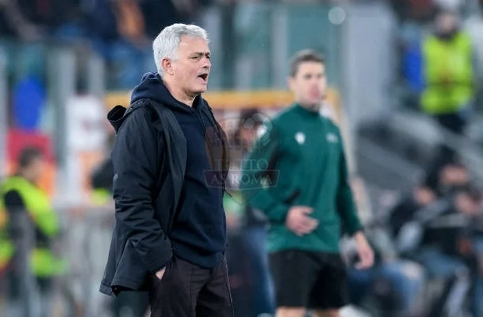 Mourinho Panchina 2 Roma-Real Sociedad 09032023