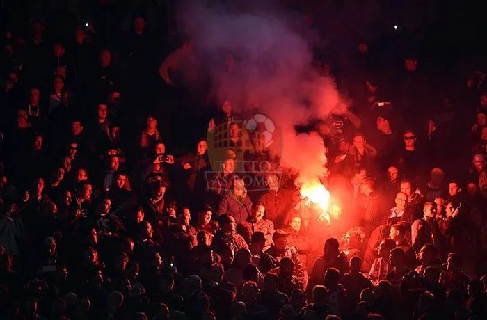 I tifosi olandesi nel settore ospiti dell'Olimpico nel 2015 - Photo by Getty Images