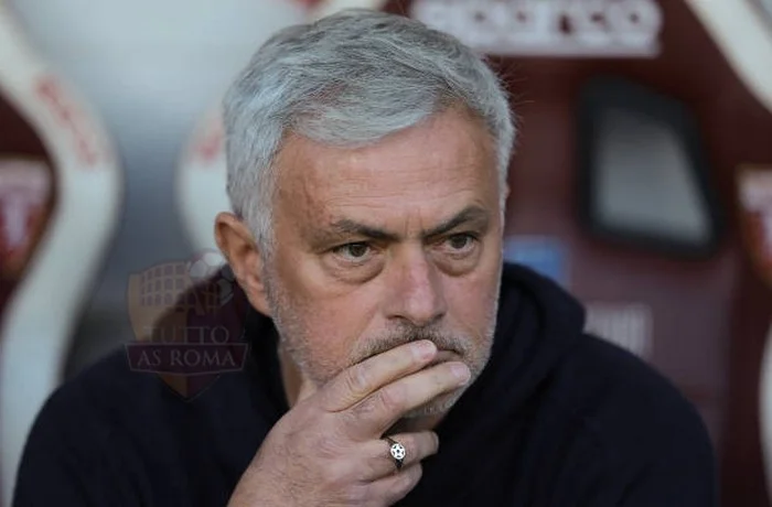 Mourinho Panchina Torino-Roma 08042023