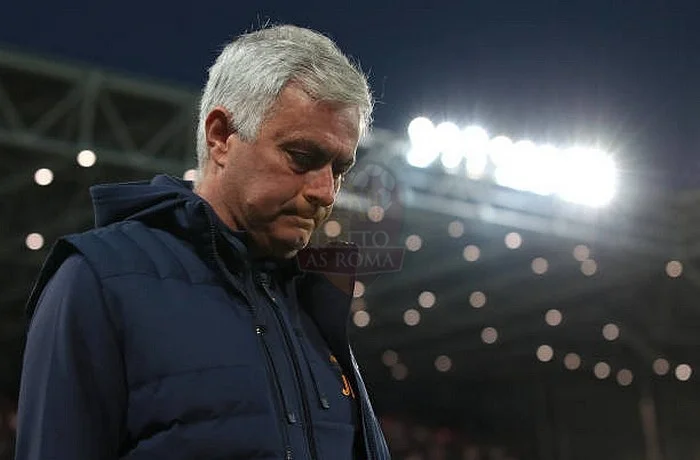 Mourinho Primo piano deluso Atalanta-Roma 24042023