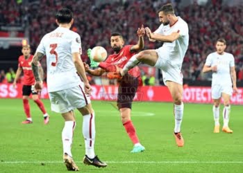 Cristante e Ibanez Azione Bayer Leverkusen-Roma 18052023