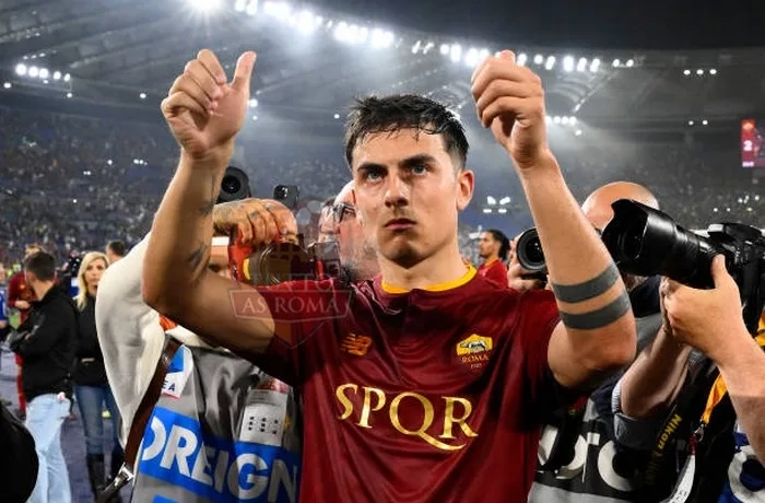 Dybala Sotto curva sud Roma-Spezia 04062023