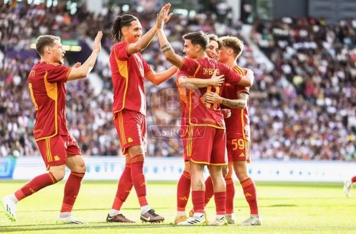Dybala Esulta gol 2 Tolosa-Roma 06082023