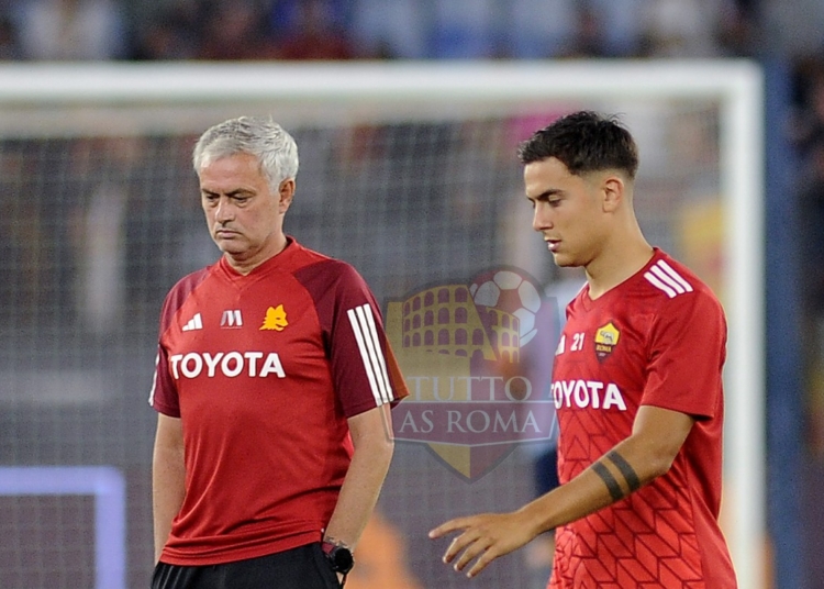 Mourinho e Dybala Riscaldamento