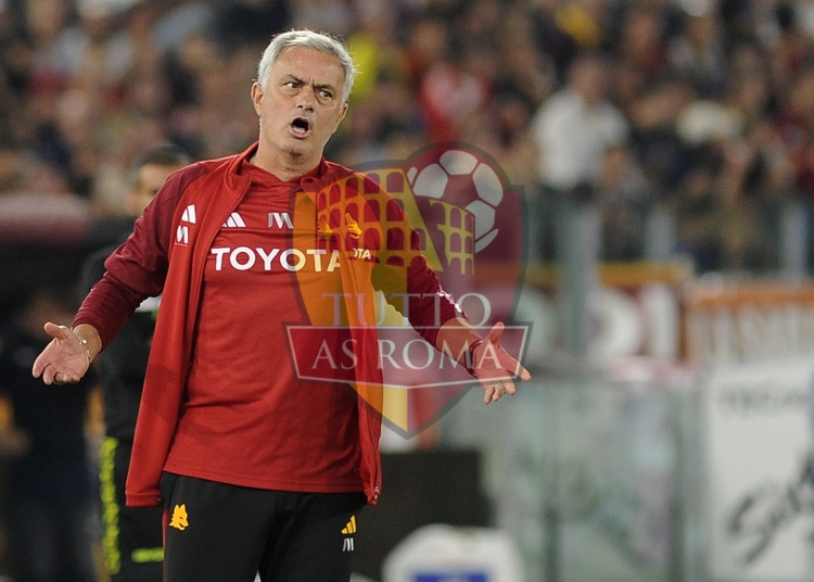 Mourinho Panchina Arrabbiato