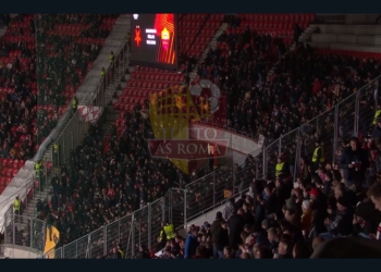 Tifosi romanisti a Praga Slavia Praga-Roma 09112023