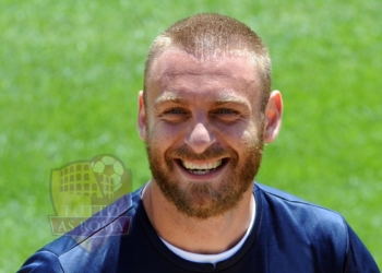 De Rossi Sorridente