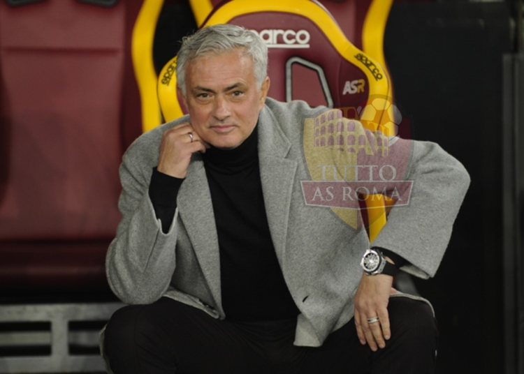 Mourinho Panchina Roma-Cremonese Coppa Italia 3 03012024