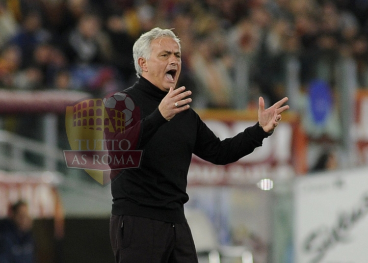 Mourinho Panchina arrabbiato Roma-Cremonese 03012024