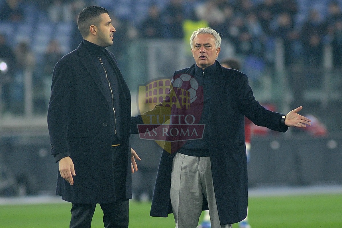 Mourinho e Cardini Panchina Lazio-Roma Coppa Italia 10012024