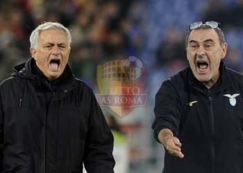 Mourinho e Sarri gridano