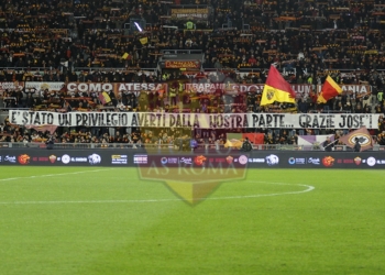 Striscione per Mourinho Roma-Verona 2 20012024