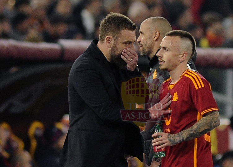 De Rossi e Angeliño Panchina Roma-Cagliari 05022024