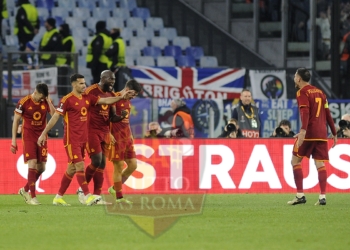 Lukaku Esulta gol con Pellegrini, Celik, Dybala ed El Shaarawy Roma-Brighton 07032024