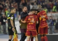 Pellegrini e De Rossi Abbraccio dopo gol Roma-Sassuolo 17032024