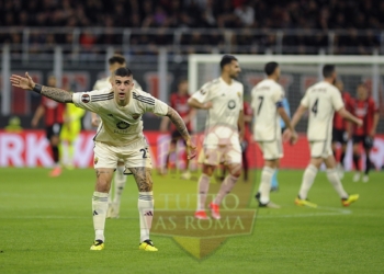 Mancini Esulta gol sotto Settore ospiti Milan-Roma 11042024