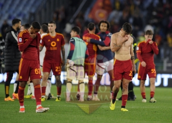 Squadra delusa sotto Curva Sud Roma-Bologna 22042024