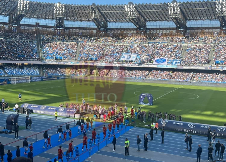 Napoli-Roma Entrata in campo Stadio Maradona
