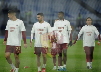 Giocatori Roma Maglietta Bove Roma-Atalanta 02122024