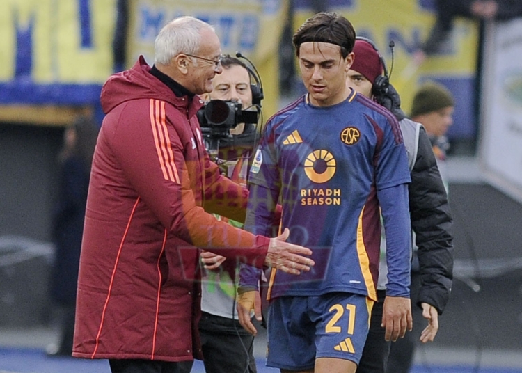 Ranieri e Dybala Panchina discutono Roma-Parma 22122024