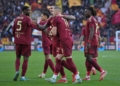 Dovbyk Esulta gol con compagni Roma-Cagliari 16032025