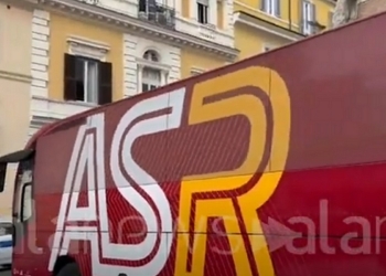 AS Roma Omaggio Papa Francesco