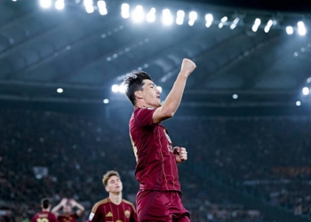 Shomurodov esulta gol Roma-Verona 19042025