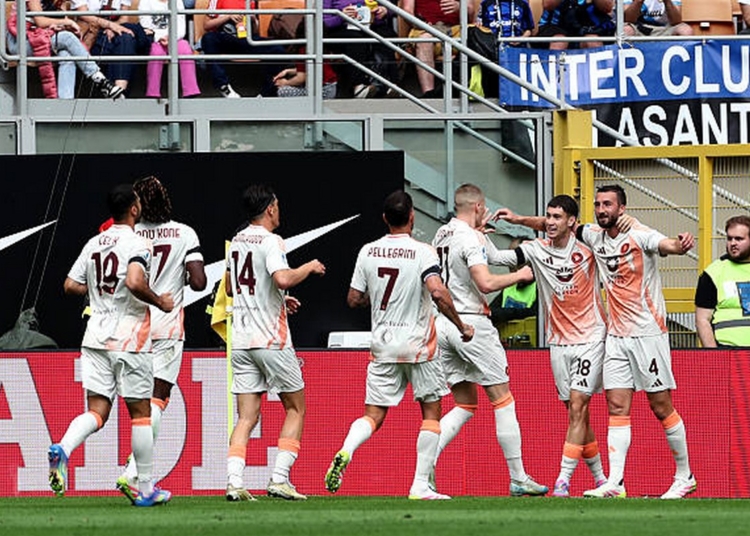 Soulé Esulta gol co i compagni Inter-Roma 27042025