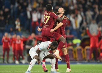 Cristante Esulta gol con Gourna-Douath Roma-Milan 18052025