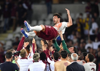 Hummels Salutato dalla squadra Torino-Roma 25052025