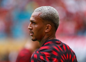 Wesley Primo piano dietro