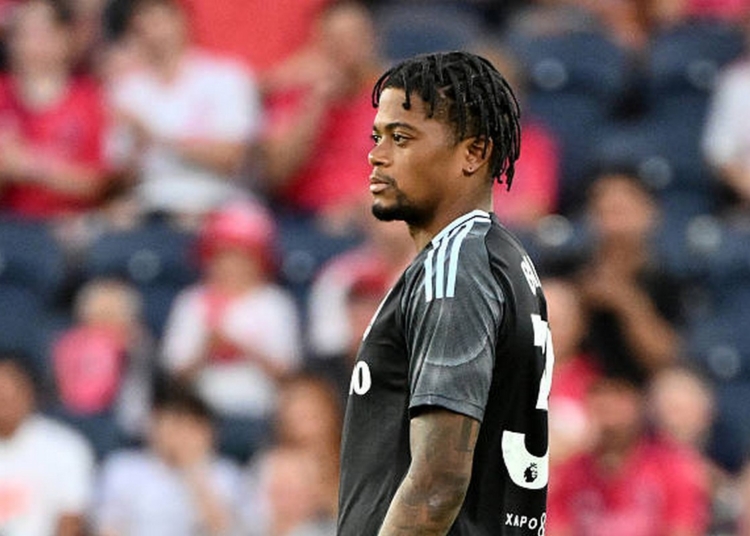 Bailey Azione primo piano maglia nera