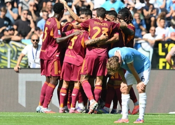 Pellegrini Esulta con compagni Lazio-Roma 21092025