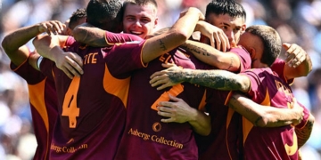 Pellegrini Esulta gol con compagni Lazio-Roma 21092025
