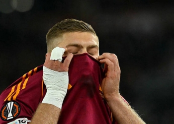 Dovbyk Sconsolato dopo aver sbagliato il rigore Roma-Lille 3 02102025