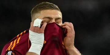 Dovbyk Sconsolato dopo aver sbagliato il rigore Roma-Lille 3 02102025